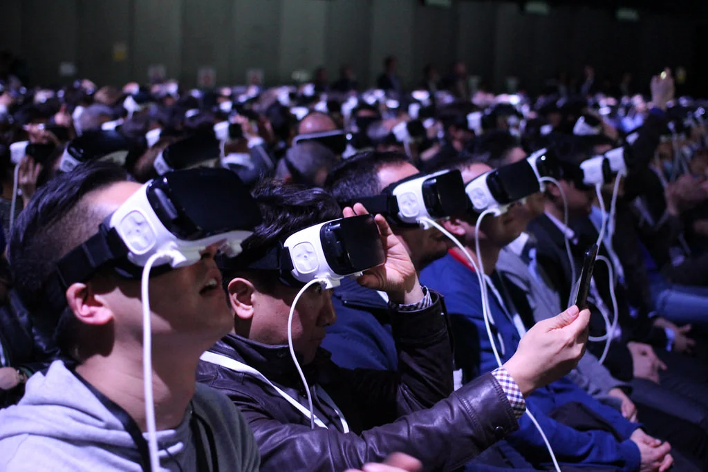 Jasa virtual reality: Tantangan dan masa depan VR