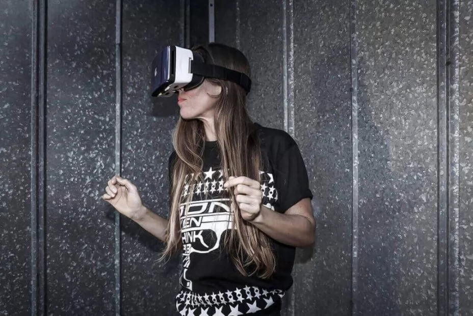 Virtual reality untuk e-commerce